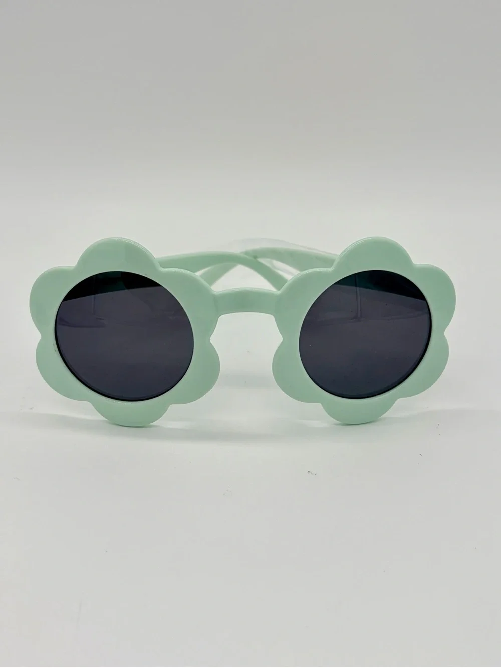 Women’s Oui Fresh Daisy Sunglasses with Mint Green Frames and Purple Gold Case